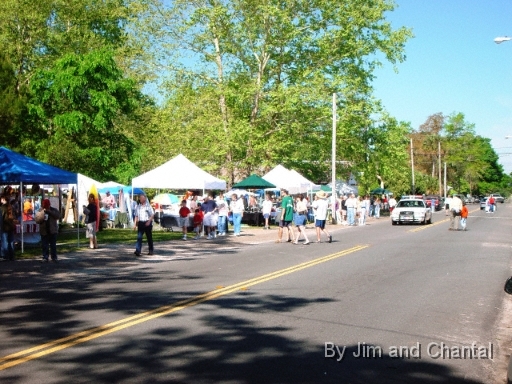  Folks gather at the  Sopchoppy Worm Gruntin' Festival.