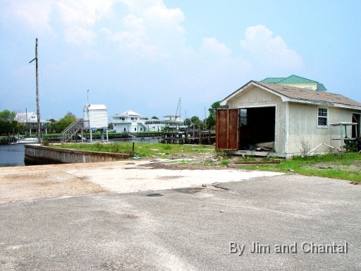  Shell Point Marina boat ramp.
